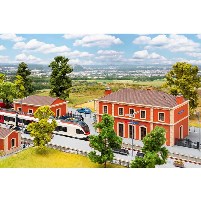 H0 Schweizer Bahnhof Set