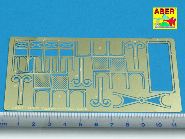 1/35 Table &amp; four chairs type A