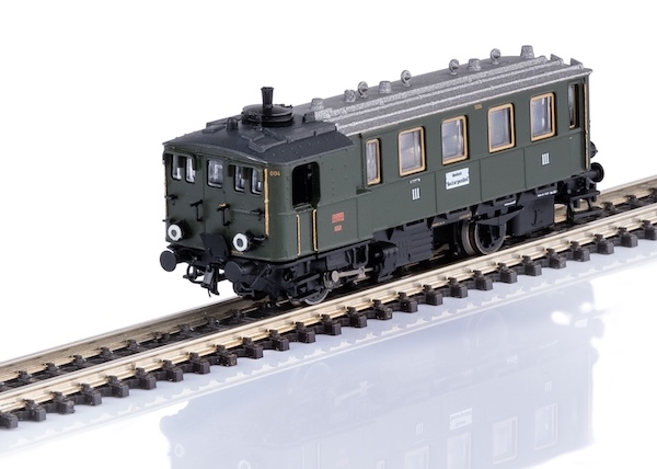 Autorail avec remorque