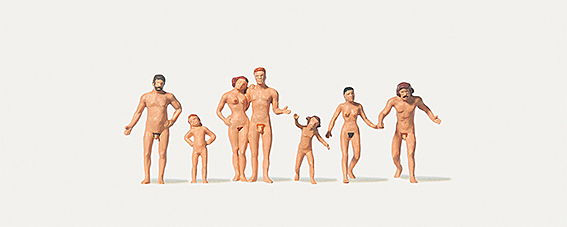 Familie am FKK-Strand