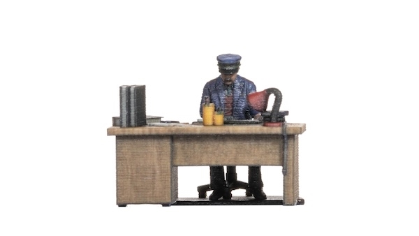 H0 Bahnbeamter am Schreibtisch 3D Master Einzelfigur