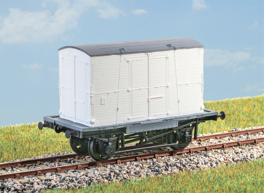 BR Conflat A’ Container Wagon (diag.1/067) with FM cont.