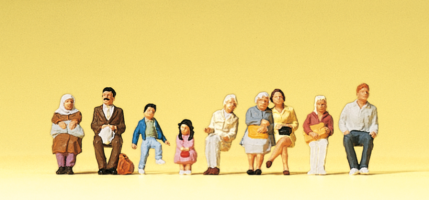 1:87  Sitzende Fahrgäste für Bus und Bahn