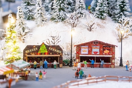 N 2 Weihnachts Marktbuden