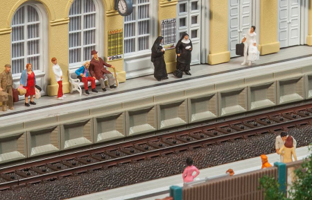 H0 Moderner Bahnsteig für C-Gleis