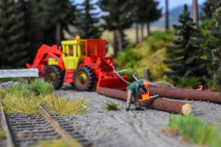 H0 Waldarbeiter mit Kettensae