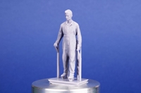 1/48 RAF Mechanic with Accumulator Trolley