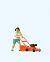 1:87  Beim Rasenmähen