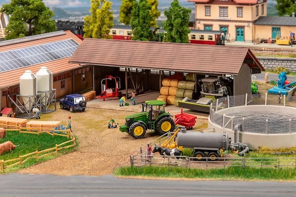 H0 Ger&#228;teunterstand G&#252;llegrube/Futtersilos