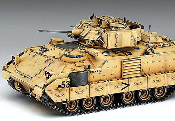 1/35 M2 BRADLEY IFV M. INNEN.