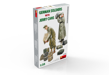 1/35 German Soldiers w/Jerry Cans