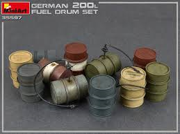 1/35 German 200L Fuel Drum Set WW II
