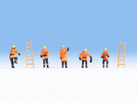 N Feuerwehr (orange Schutzanz&#252;ge)