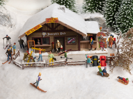 H0 Langlauf-Loipe mit Apr&#232;s-Ski H&#252;tte, micro-motion