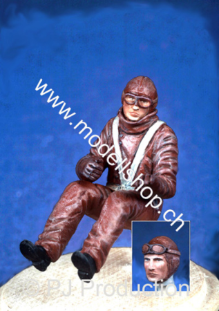 1/32 German pilot seated in a/c (WW1)