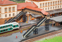 H0 Fussg&#228;ngerbr&#252;cke mit &#220;berdachung