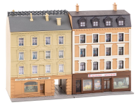 N Stadth&amp;#228;user mit Apotheke und Delikatessenhandel
