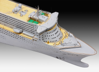 1/400 Queen Mary 2 PLATINUM Edition