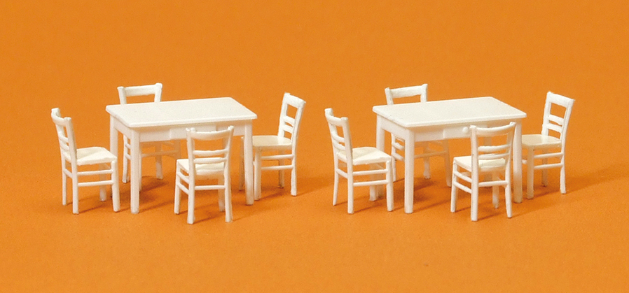 1:87  2 Tische, 8 Stühle Materialfarbe weiss